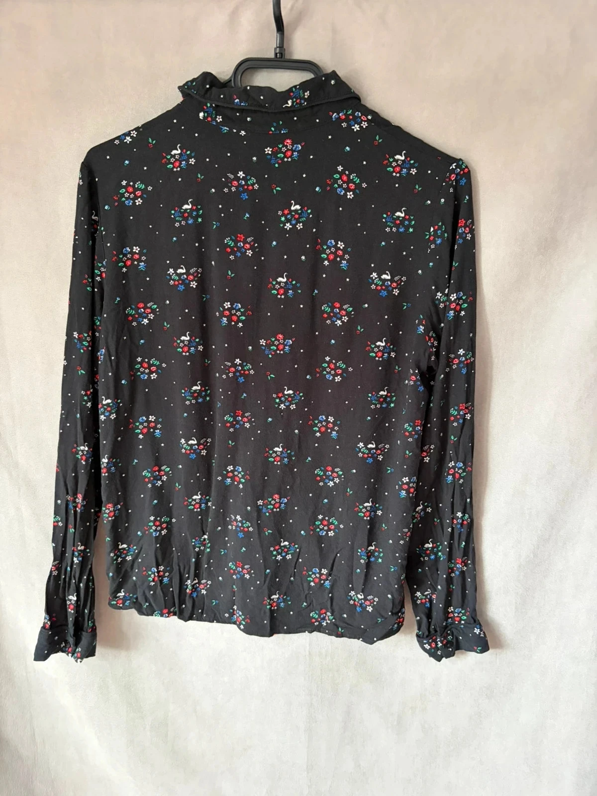 Blusa con flores Bizzbee talla M – photo 3